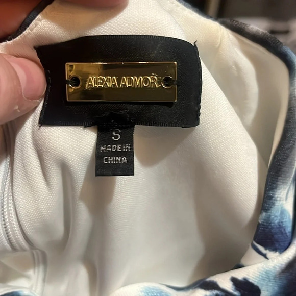 Alexia Admor blue and white floral cap sleeve side ruched dress small - Picture 7 of 10